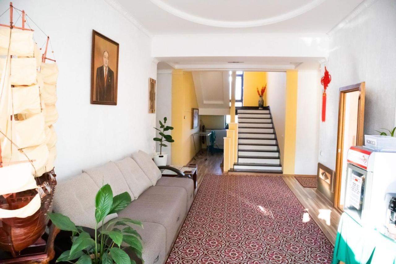 Sad Dolgoletiya Hotel Актобе Экстерьер фото